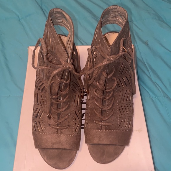 Camel Green Bootie Heels - Picture 2 of 5